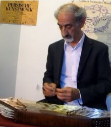 سنتورنوازی منوچهر فولادوند، عضو جامعه ایرانیان، به یاد استاد پرویز مشکاتیان